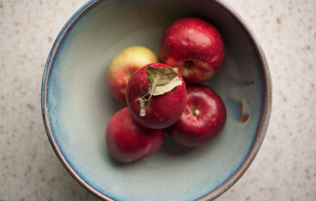 Beautiful local apples make the perfect base for breakfast baked apples with granola crumble 